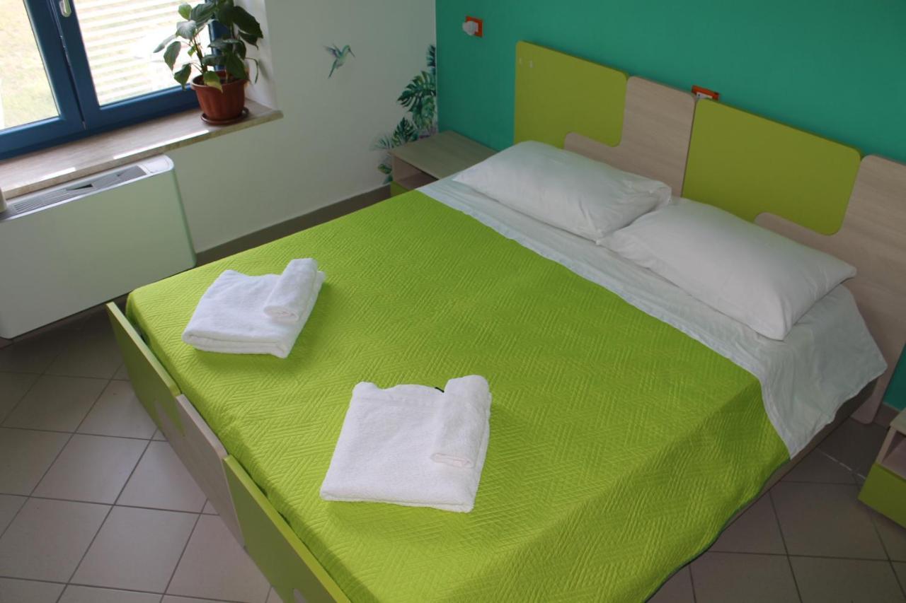 Basilicata Al Volo Hostel Бриндизи ди Монтаня Екстериор снимка