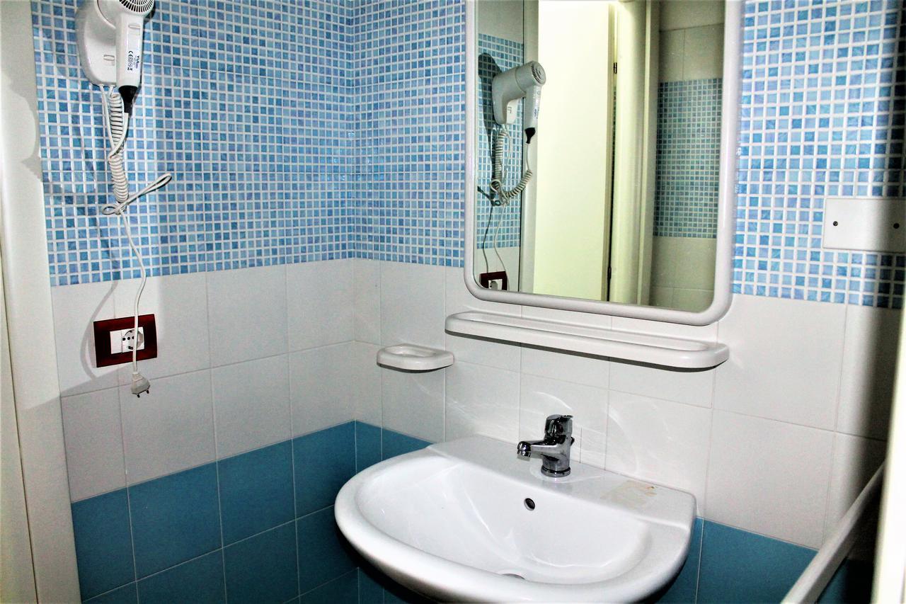 Basilicata Al Volo Hostel Бриндизи ди Монтаня Екстериор снимка