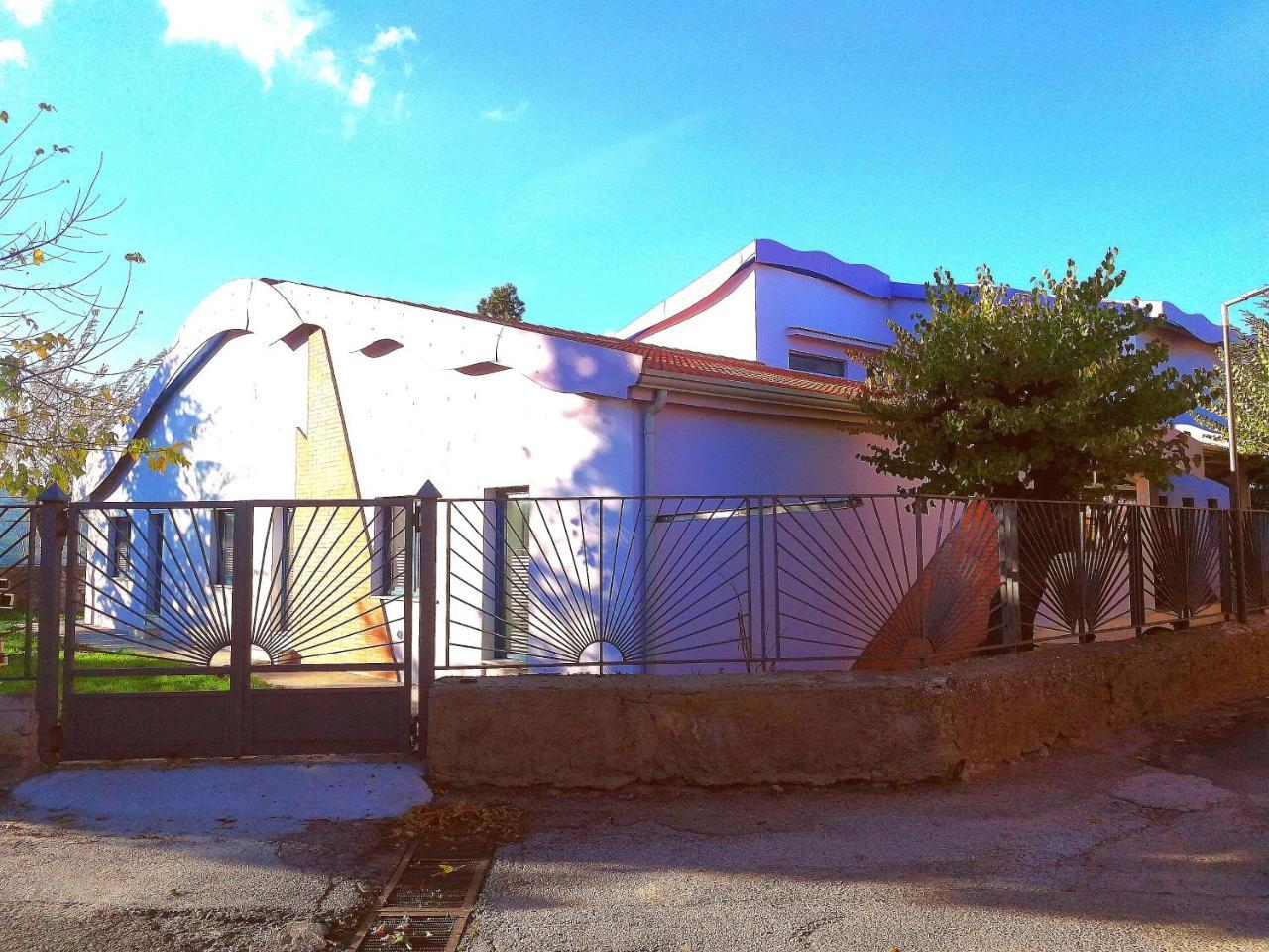 Basilicata Al Volo Hostel Бриндизи ди Монтаня Екстериор снимка