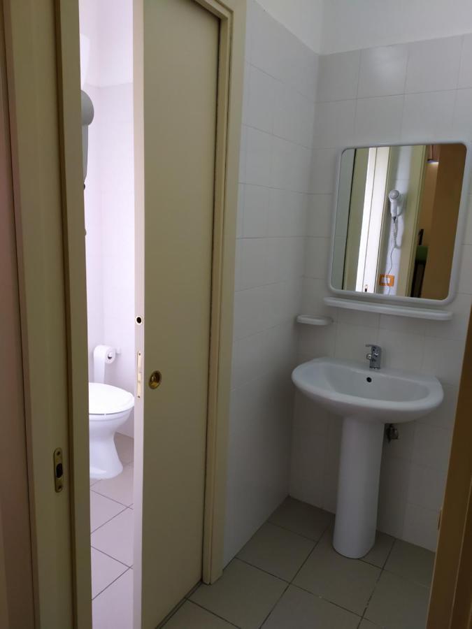 Basilicata Al Volo Hostel Бриндизи ди Монтаня Екстериор снимка